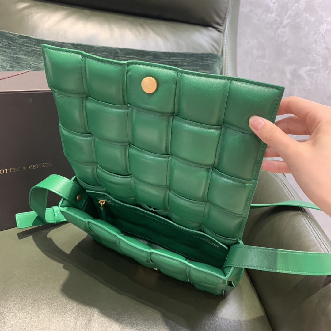 Bottega Veneta  PADDED  CASSETTE #591970