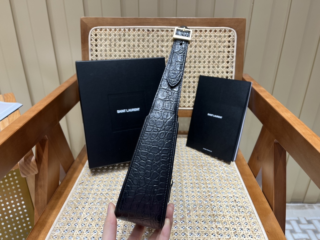 SAINT LAURENT Model: 657228 crocodile pattern original leather.JD