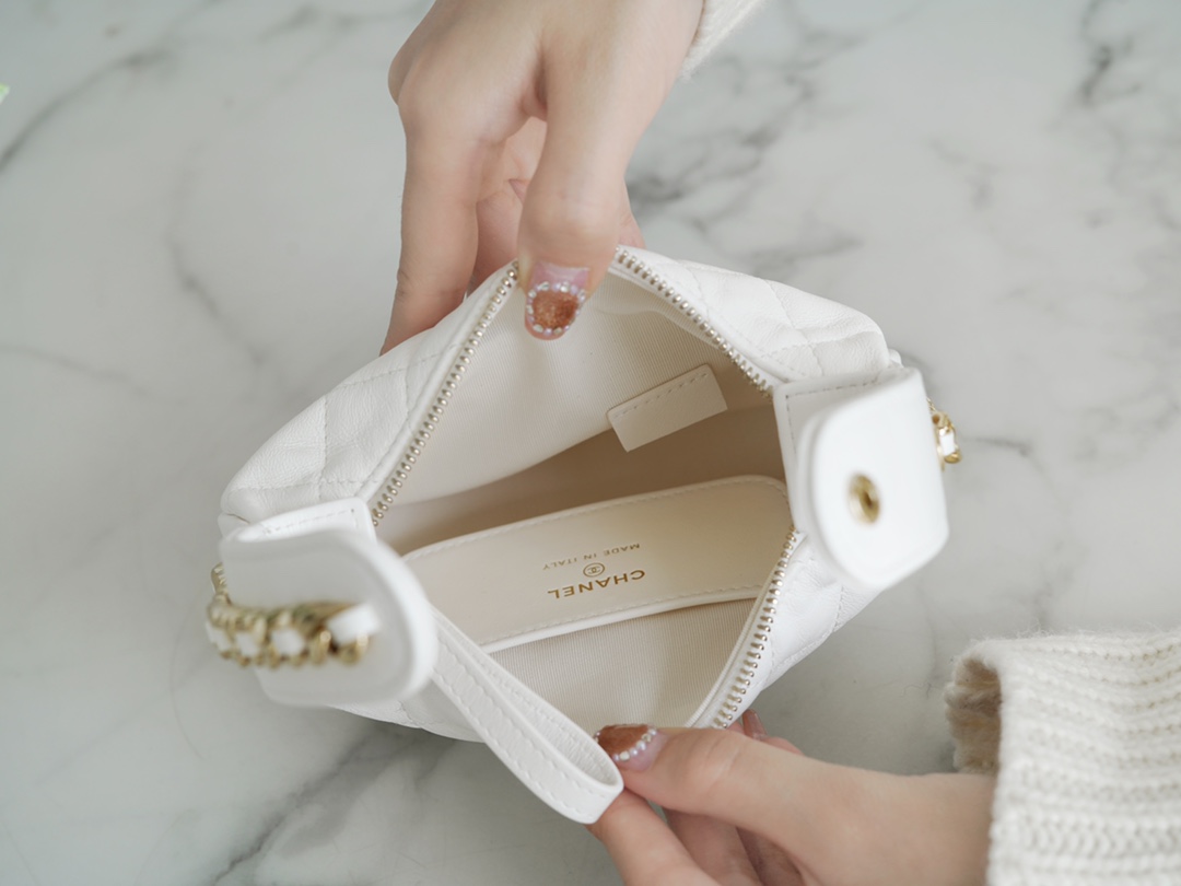 𝗖𝗛𝗔𝗡𝗘𝗟✦ 🔅23C Hula Hoop Clutch Bag White