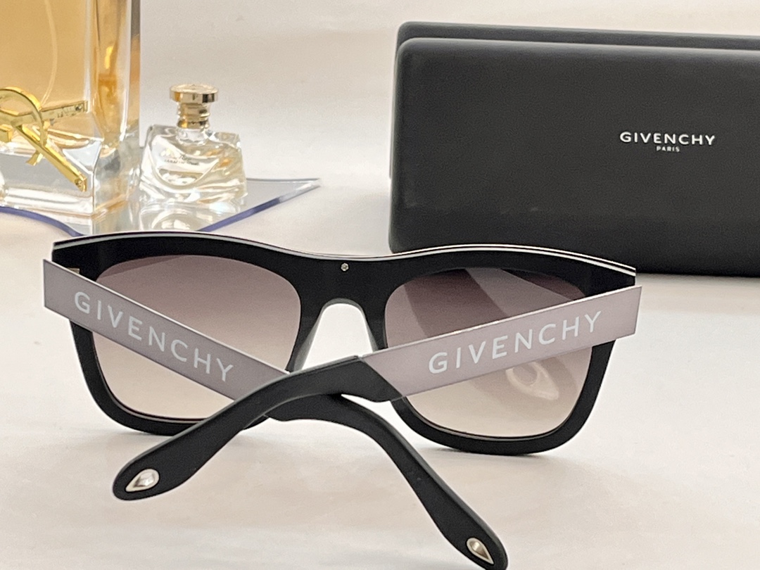 GIVENCHY *GV7016