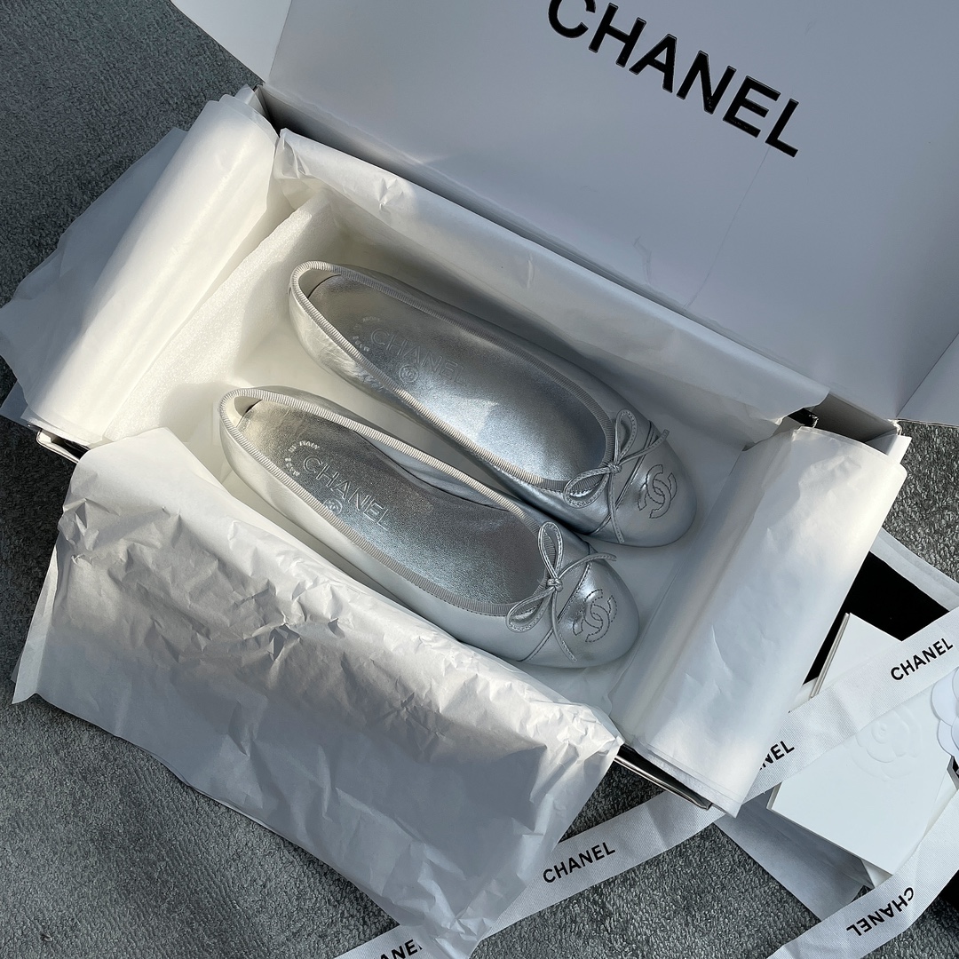 CHANEL classic ballet shoes the version is very positive classic models do not have to worry about the version