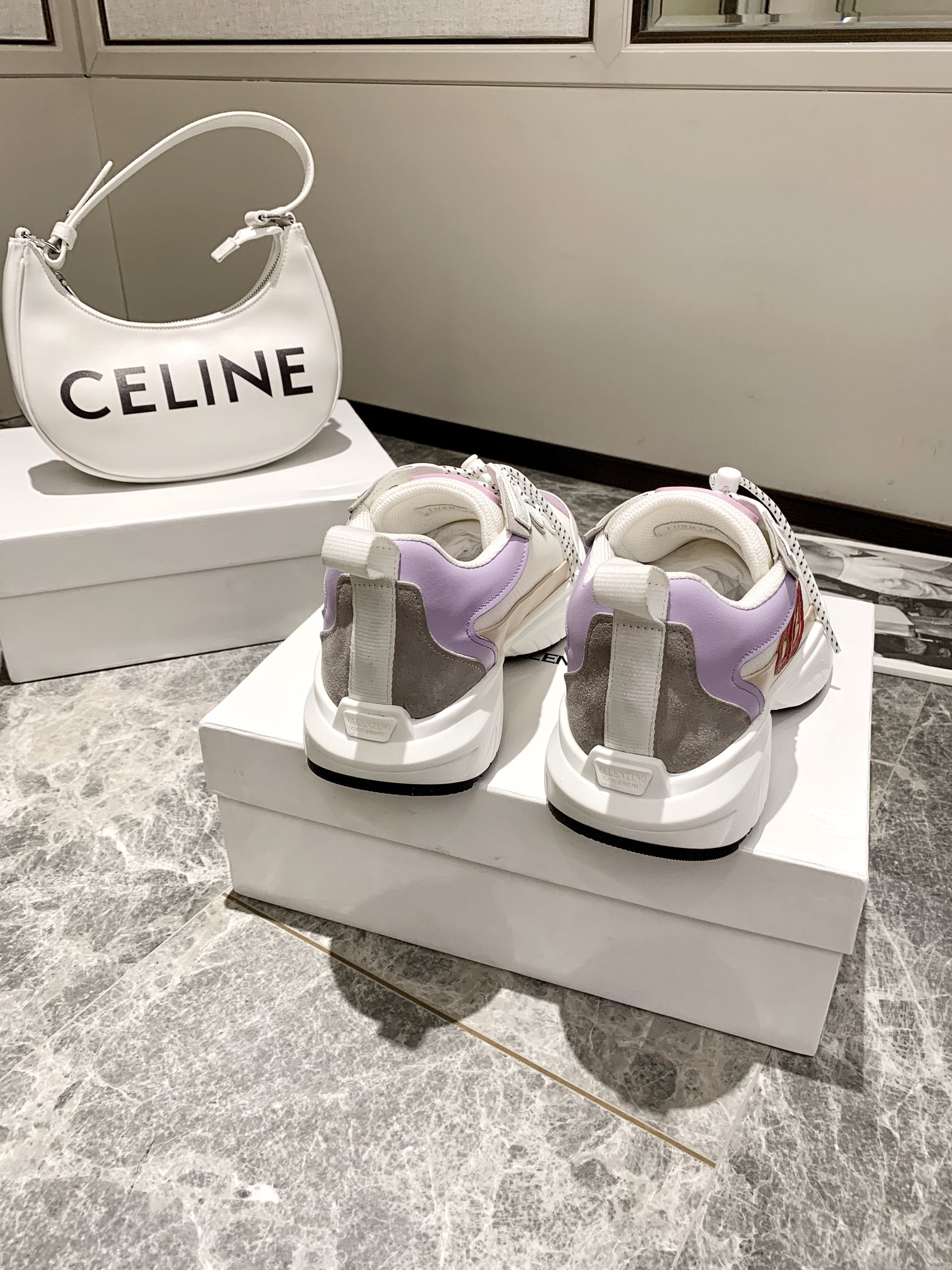 【Valentino】𝟐𝟎𝟐𝟏/𝐒𝐒 𝐧𝐞𝐰 Valentino 2022 ss spring-summer collection of new old man shoes