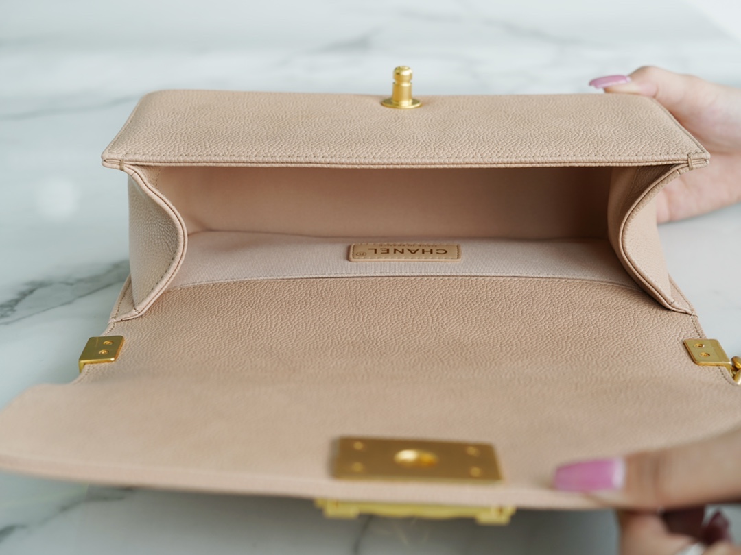 𝗖𝗵𝗮𝗻𝗲𝗹 𝗟𝗲𝗯𝗼𝘆  Original 