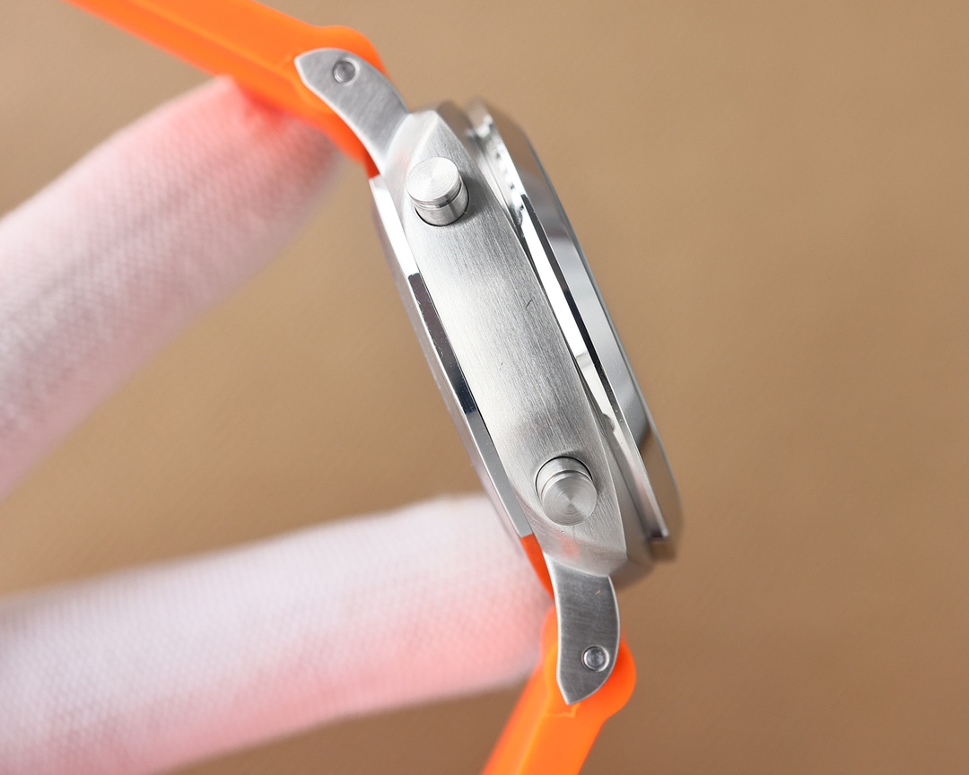 Panerai - 47mm Submersible Series Explosive Skeleton Watch