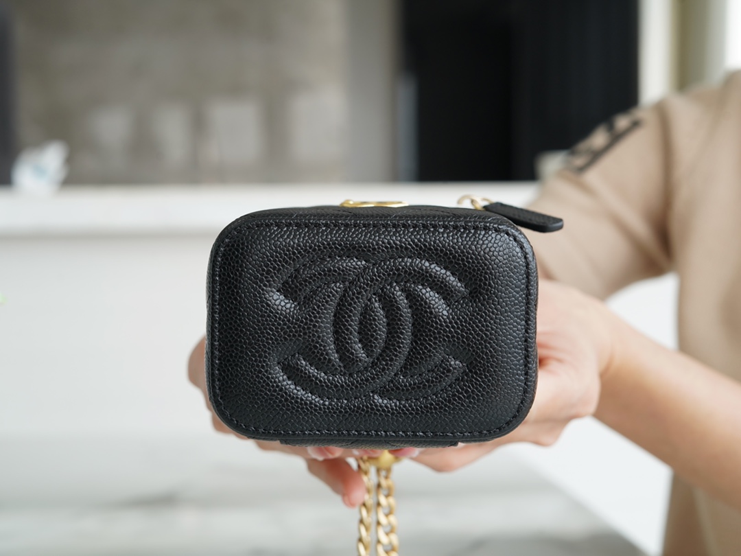 𝗖𝗛𝗔𝗡𝗘𝗟✦ 23P Spring/Summer New Love Adjustment Buckle Small Box