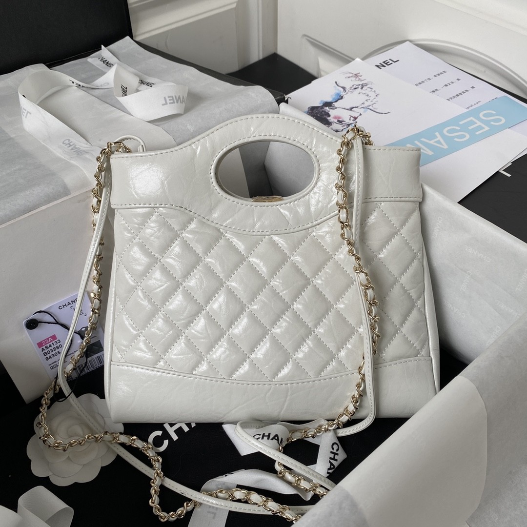 Chanel 23A mini 31 bag AS4133, top quality Size: 22 * 23 * 5.5cm