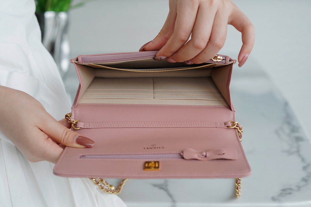 Chanel 𝑾𝒐𝒄 hair bag metallic ball 𝒘𝒐𝒄𝒄 dry rose pink