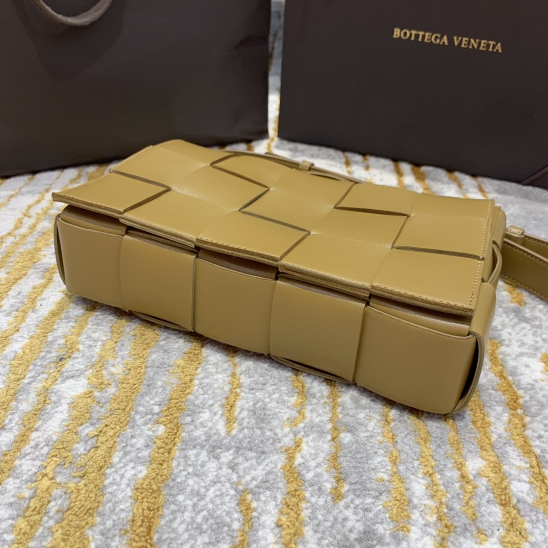 Bottega Veneta  𝘾𝘼𝙎𝙎𝙀𝙏𝙏𝙀 #578004