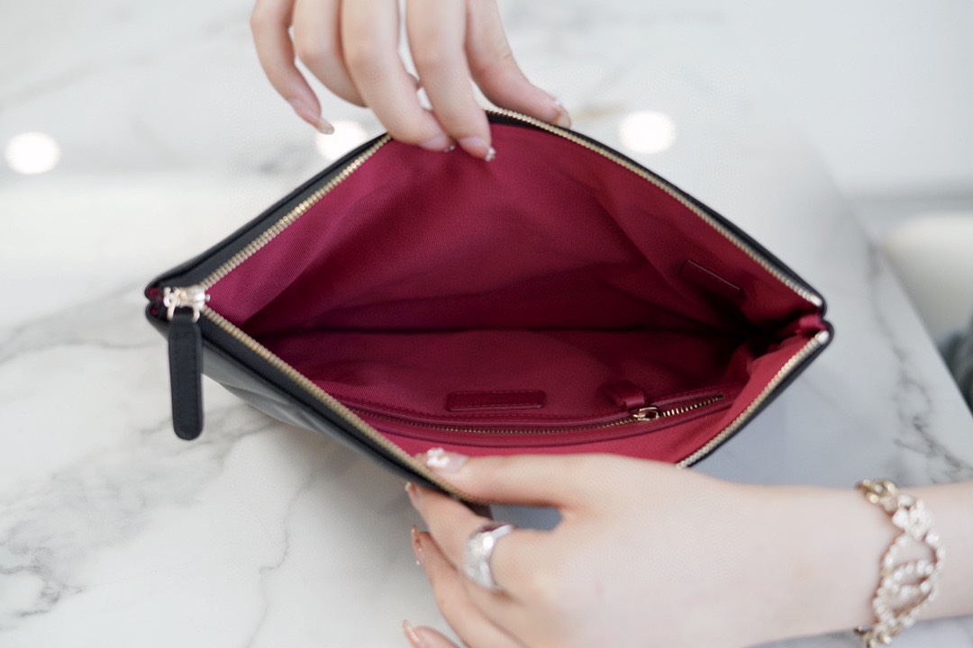 𝗖𝗛𝗔𝗘𝗡𝗟✦Classic 19 Series Imported Channel Special Lambskin🐑 Carry-on Clutch Bag Classic ➼ Black Gold