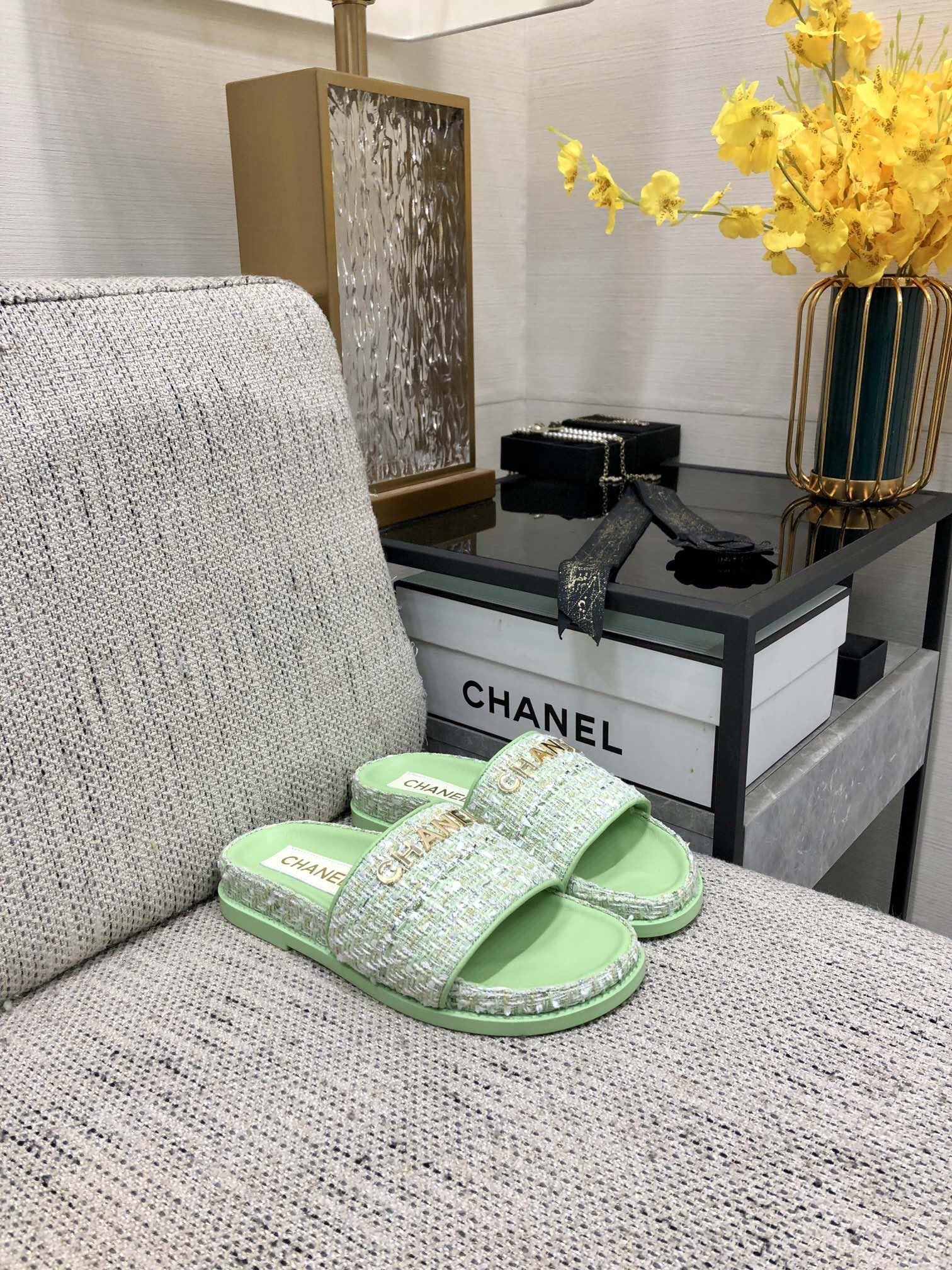 CHANEL 2022 early spring latest honey slippers fashion versatile series imported sheepskin cushioned feet