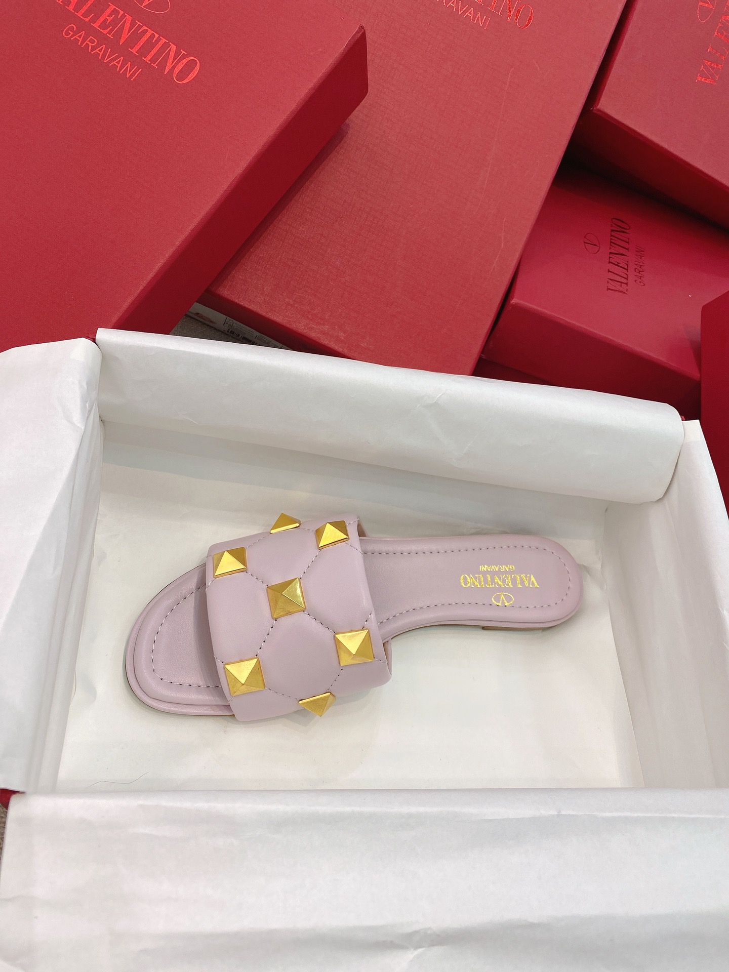 【Valentino】𝟐𝟎𝟐𝟏/𝐒𝐒 𝐧𝐞𝐰 021 official website new metal rivets diamond plaid slippers Qin Lan the same model