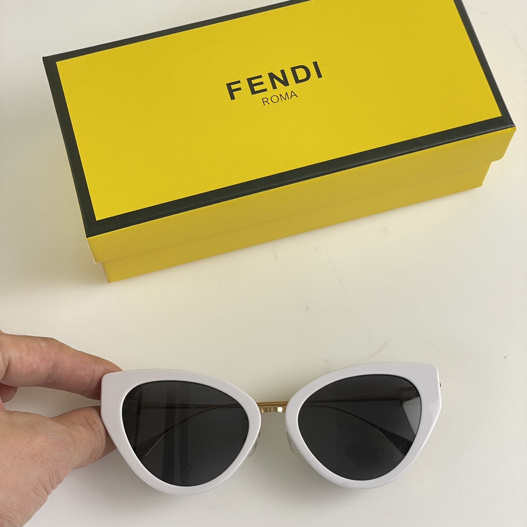 FENDI MODEL: FE40014U