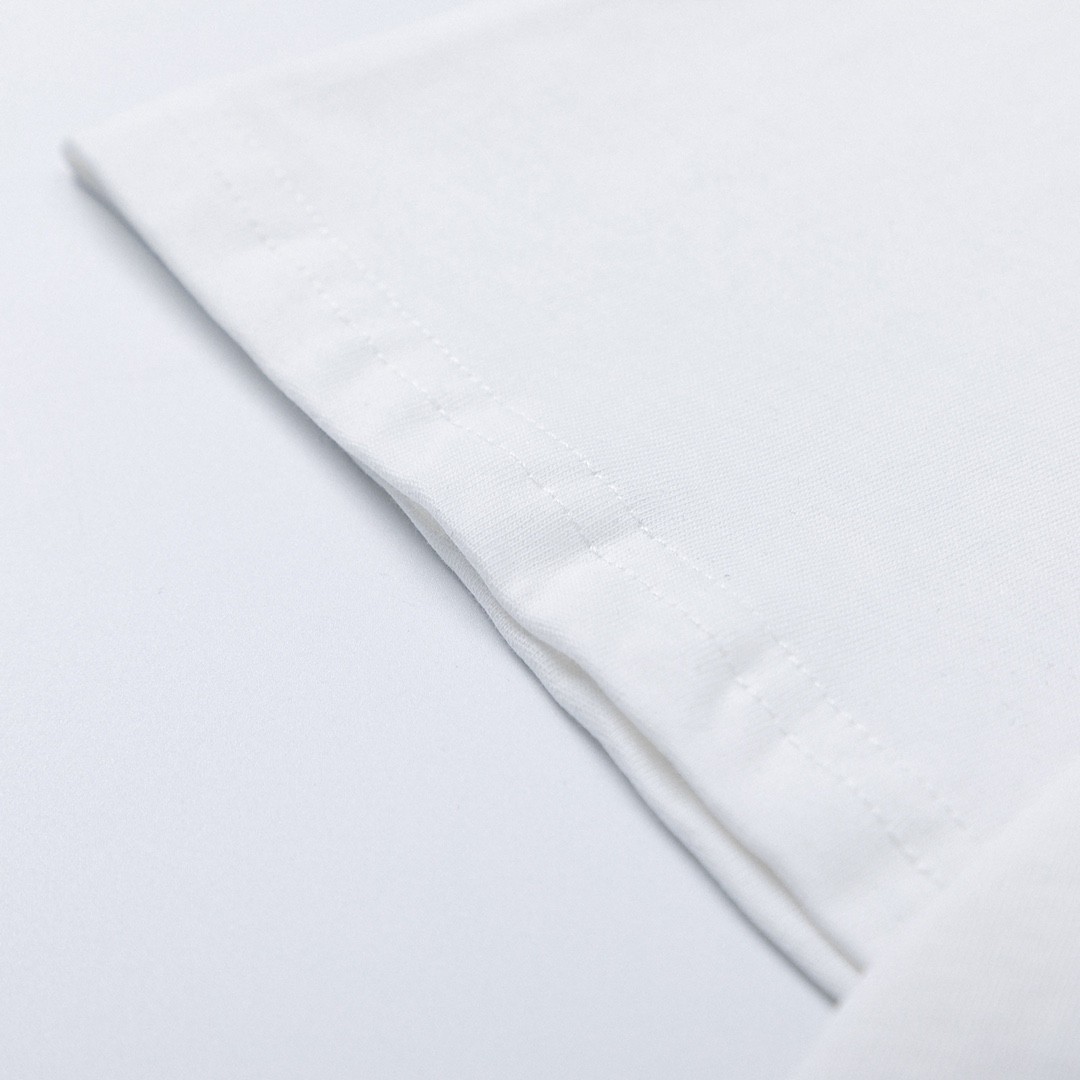 Louis Vuitton Logo lettering T-shirt with 23SS neckline