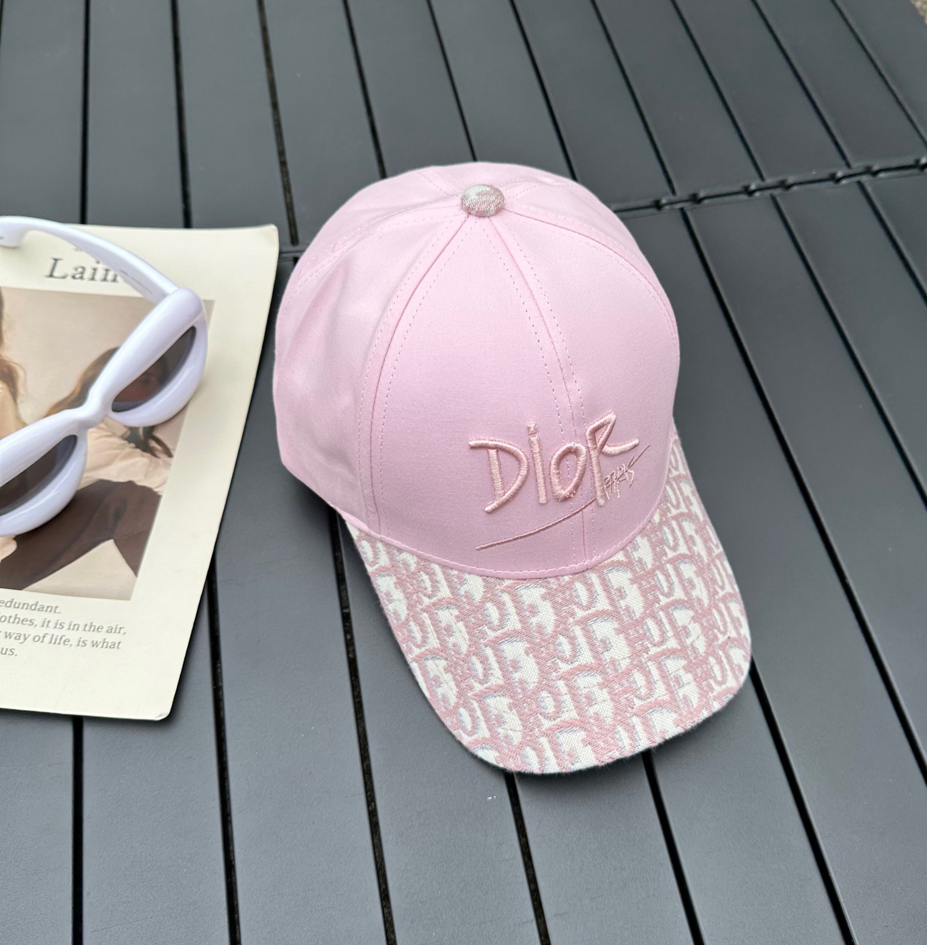 Dior new embroidered letters canvas baseball cap head circumference: 57cm