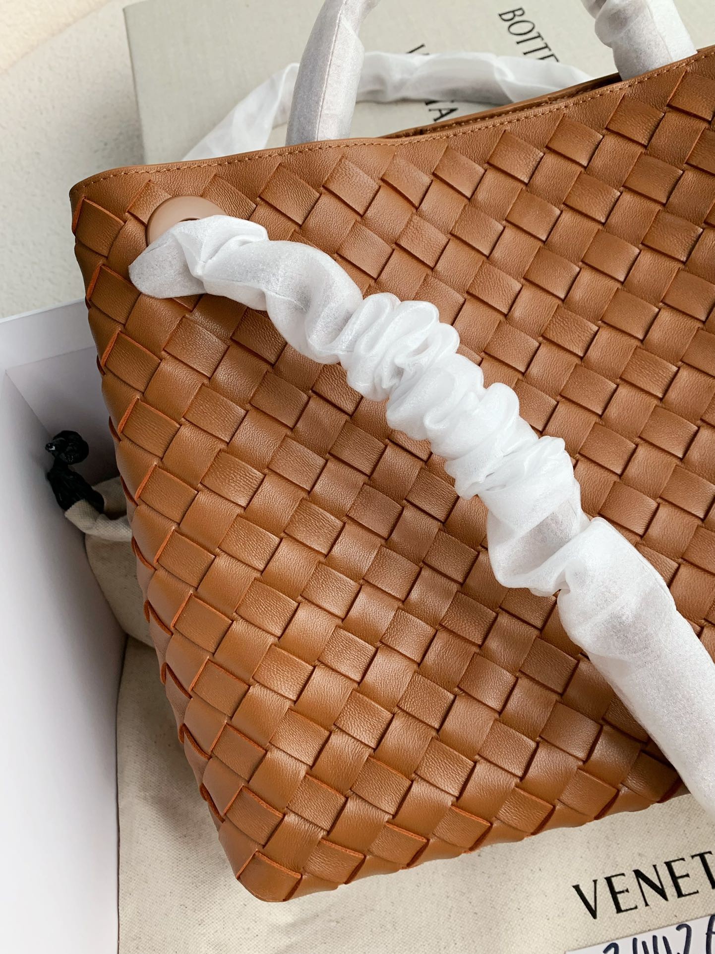 BOTTECA VENETA Knit handbags Size：32*24*12cm