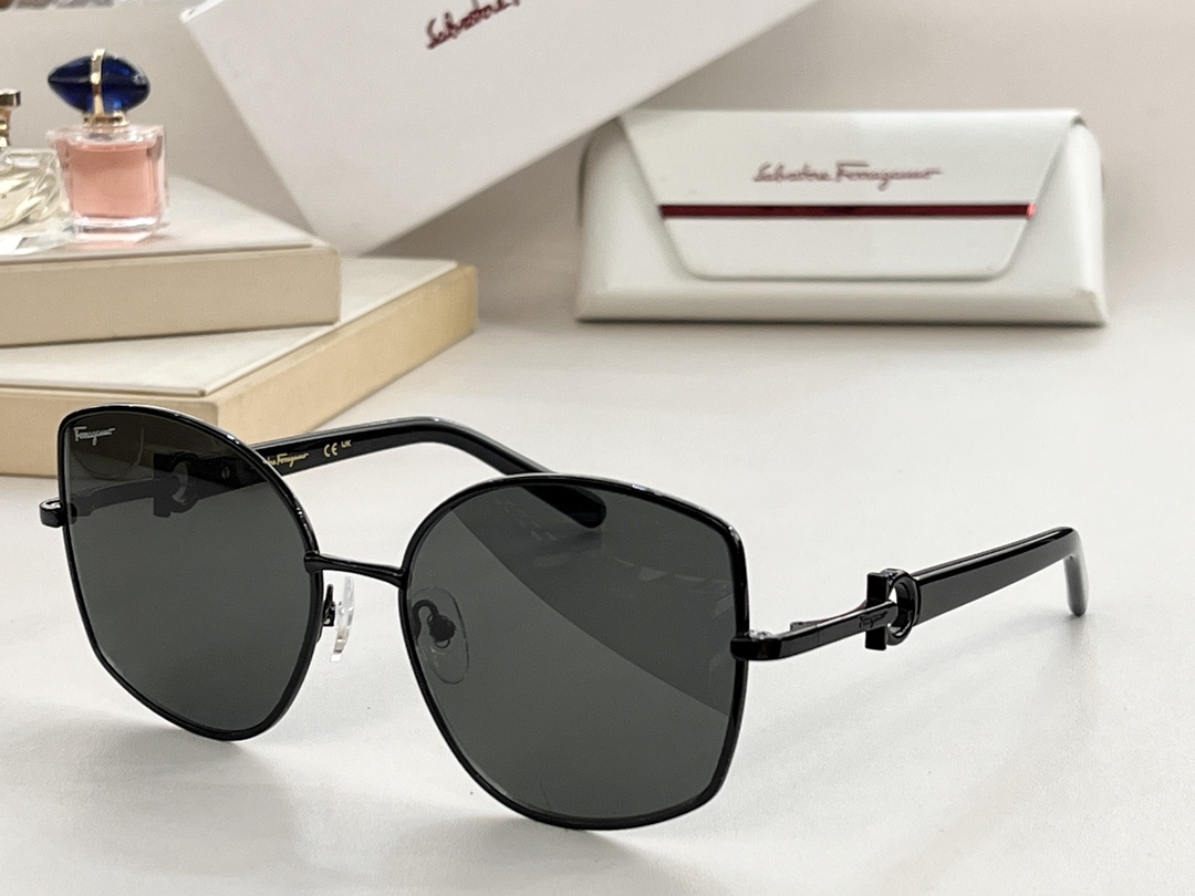 Salvatore ferragam* Ferragam 💚💚💚MODEL: SF304S