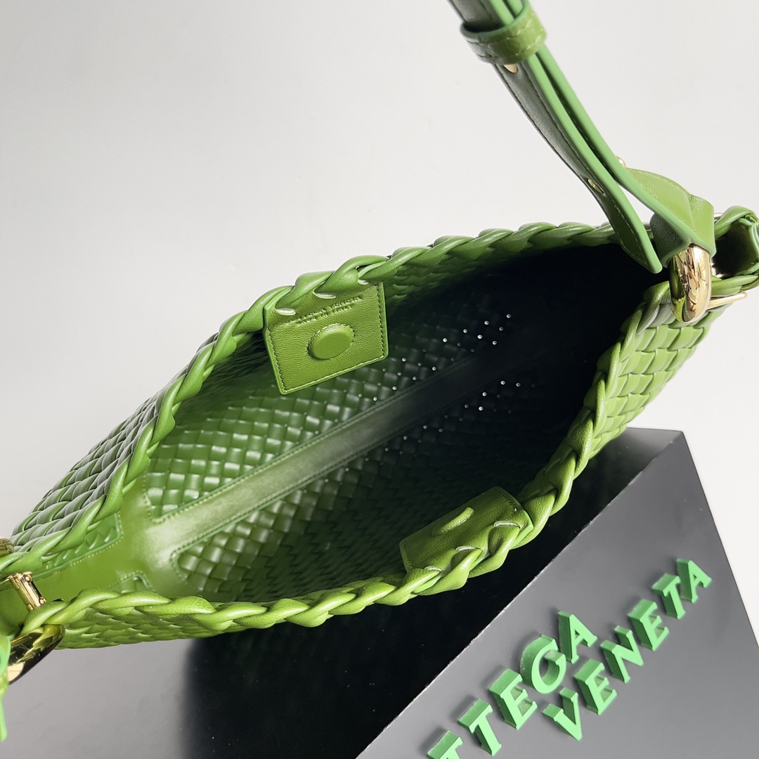 Bottega Veneta CLICKER Large Green Pepper Green #730969