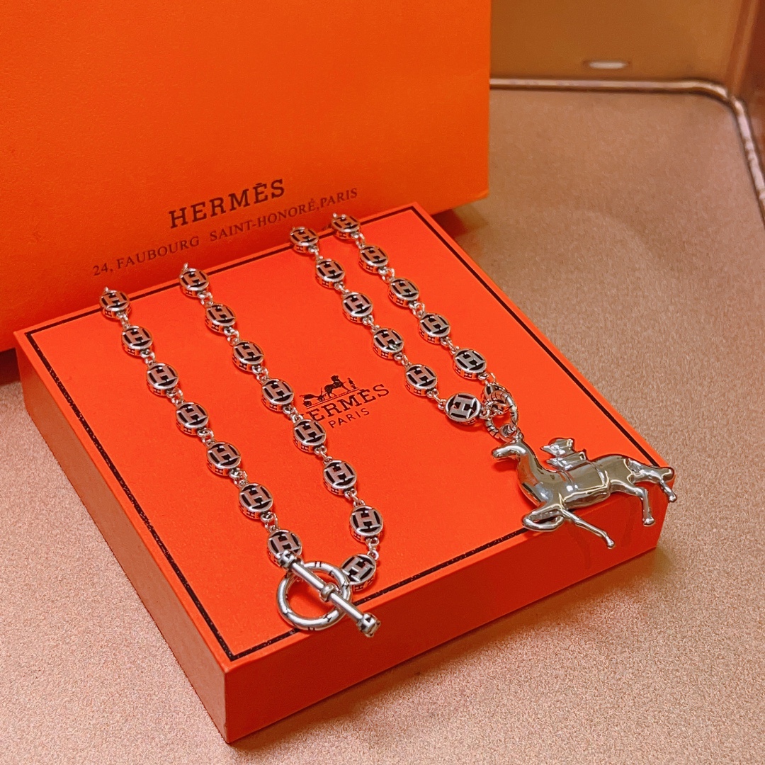 Hermes necklace