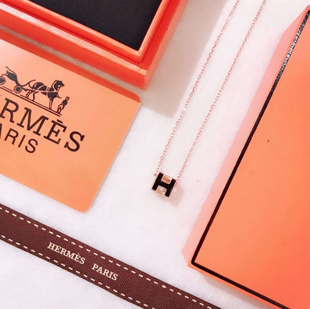 Hermes necklace