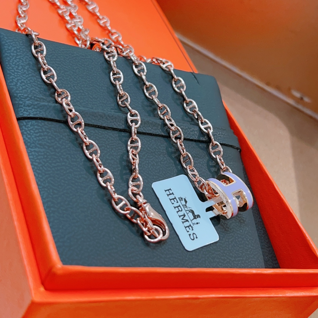 Hermes necklace