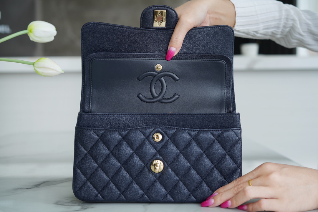 𝐂𝐇𝐀𝐍𝐄𝐋 Classic Flap washed cowhide is made from the most delicate newborn calves washed fetal cow small dark blue