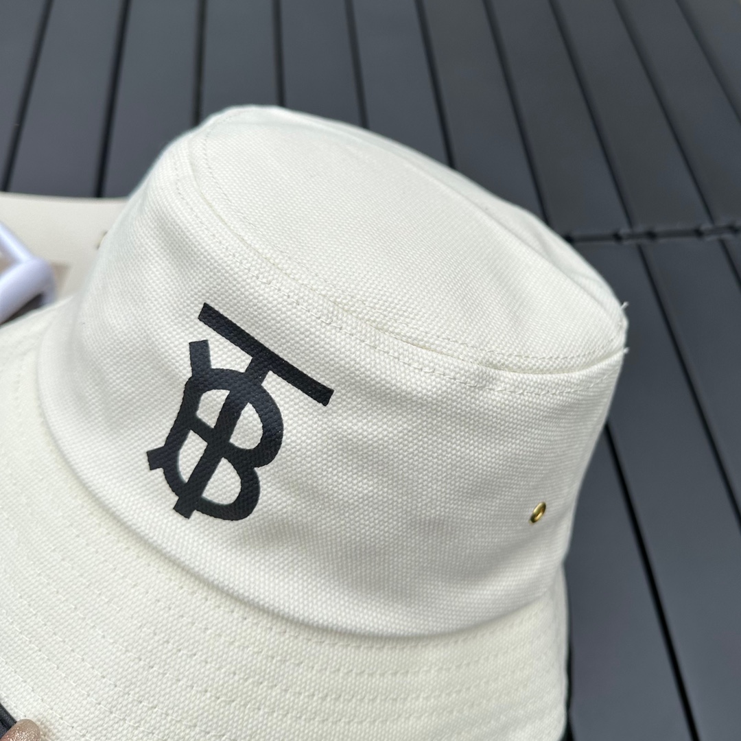 Burberry 2023 bucket hat