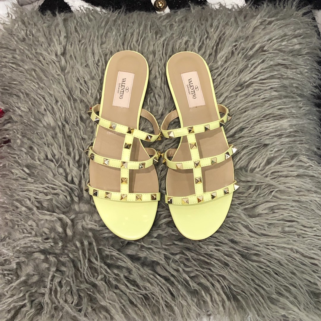 【Valentino】Valentino top version matte yellow 3 strap flat slippers