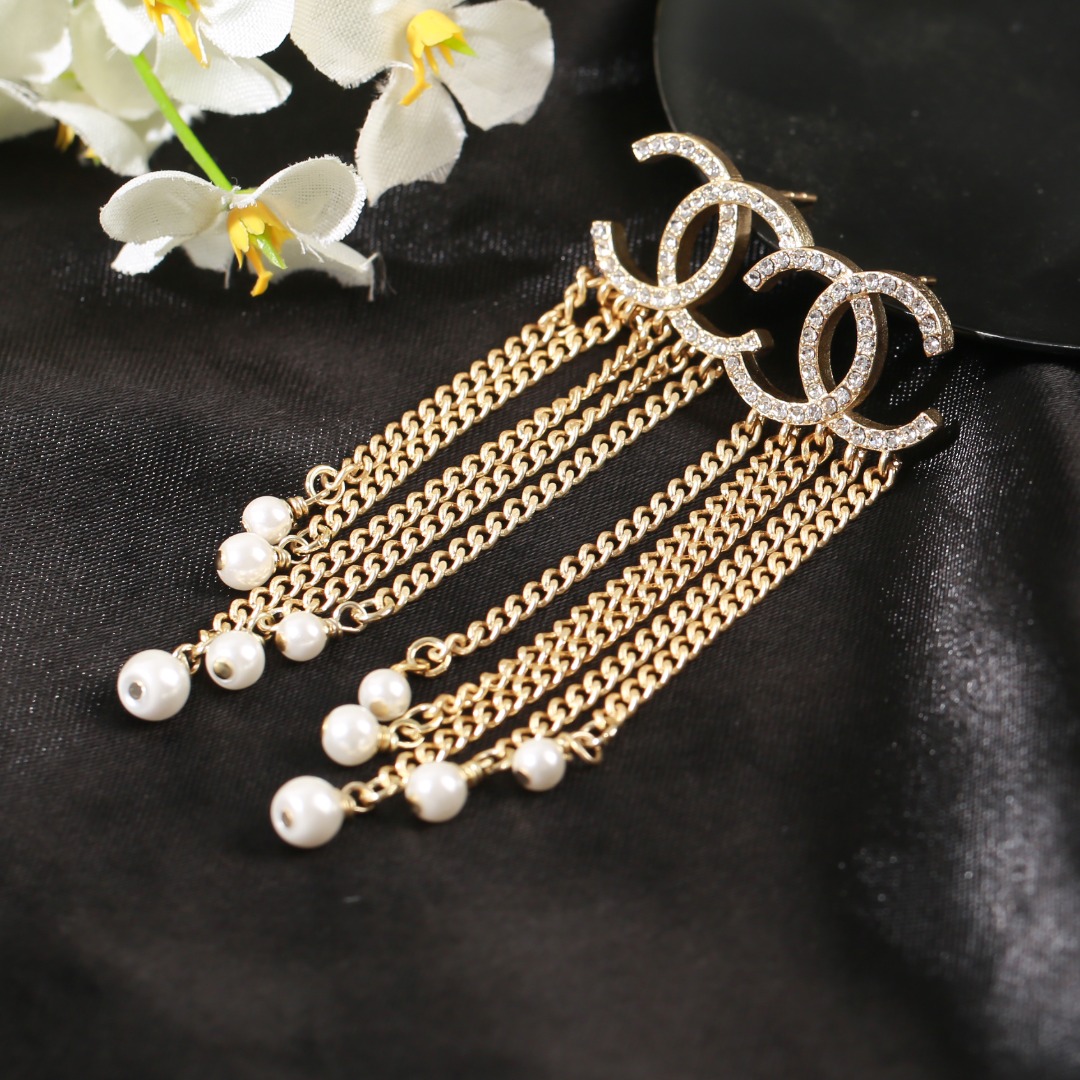 CHANEL🇫🇷Xiaoxiang Letter Double C Tassel Earrings