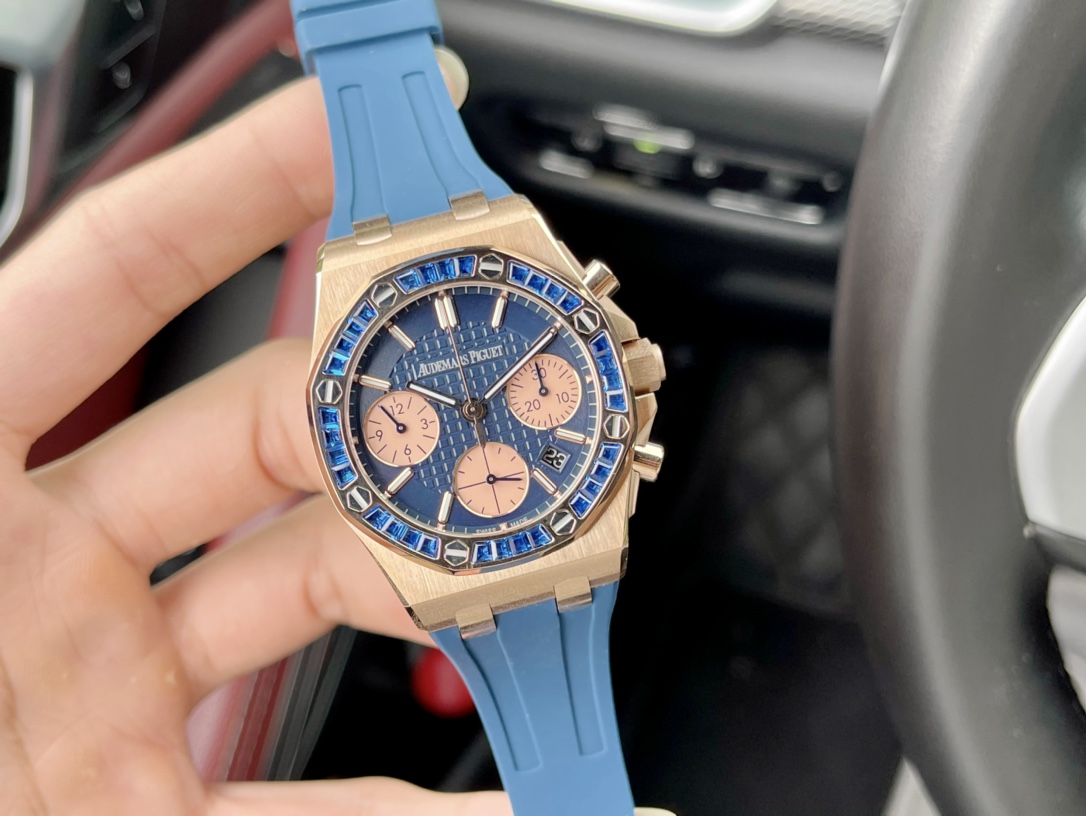 Audemars Piguet set with 32 baguette-cut sapphires in 