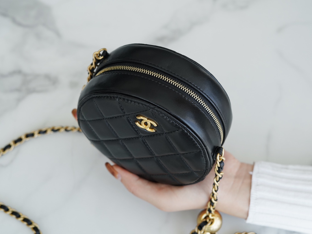 𝐂𝐇𝐀𝐍𝐄𝐋 Metal ball series small round cake〰 Black