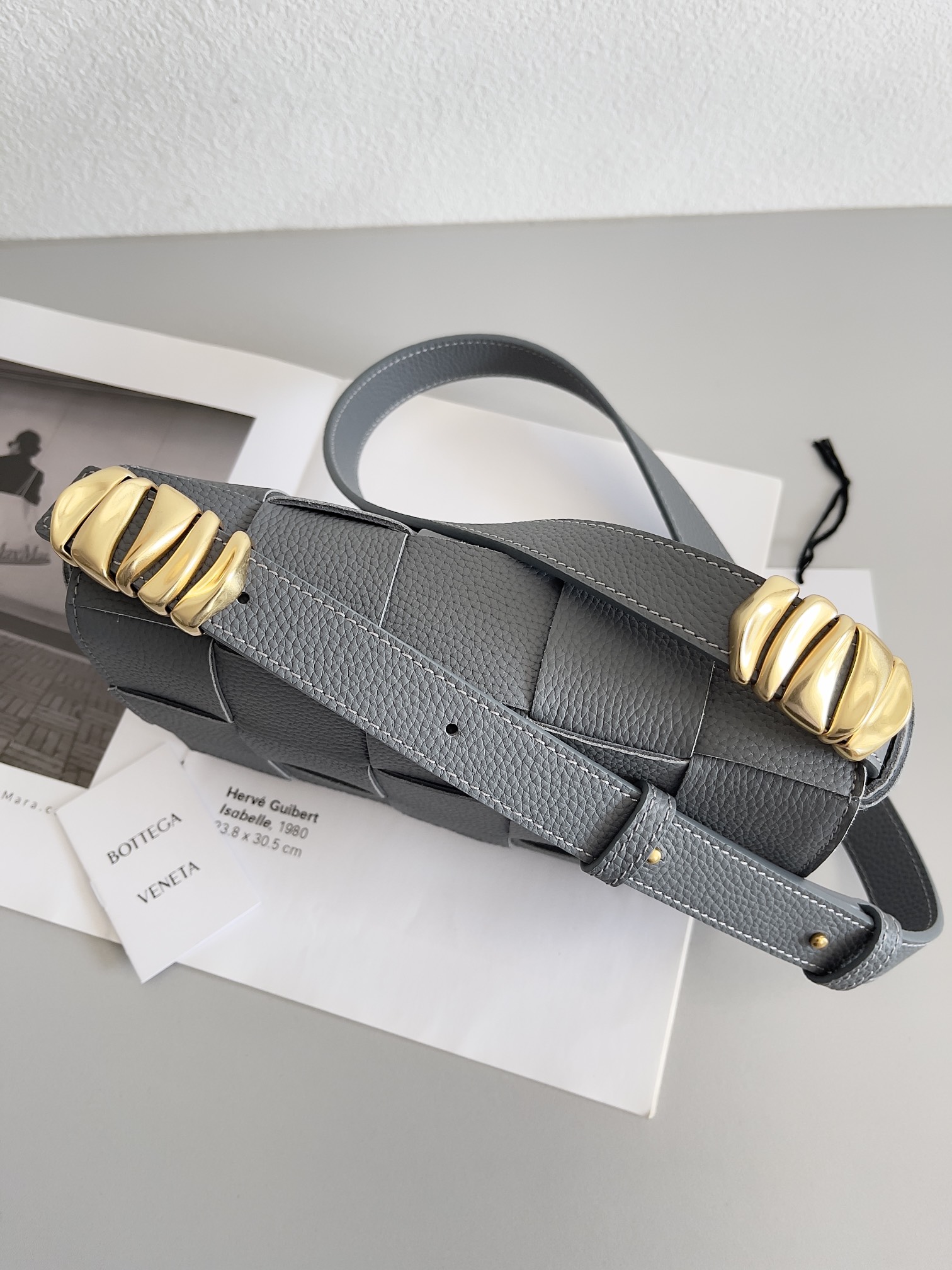 Bottega Veneta Cassette 5-panel lychee print Lightning Grey #666870