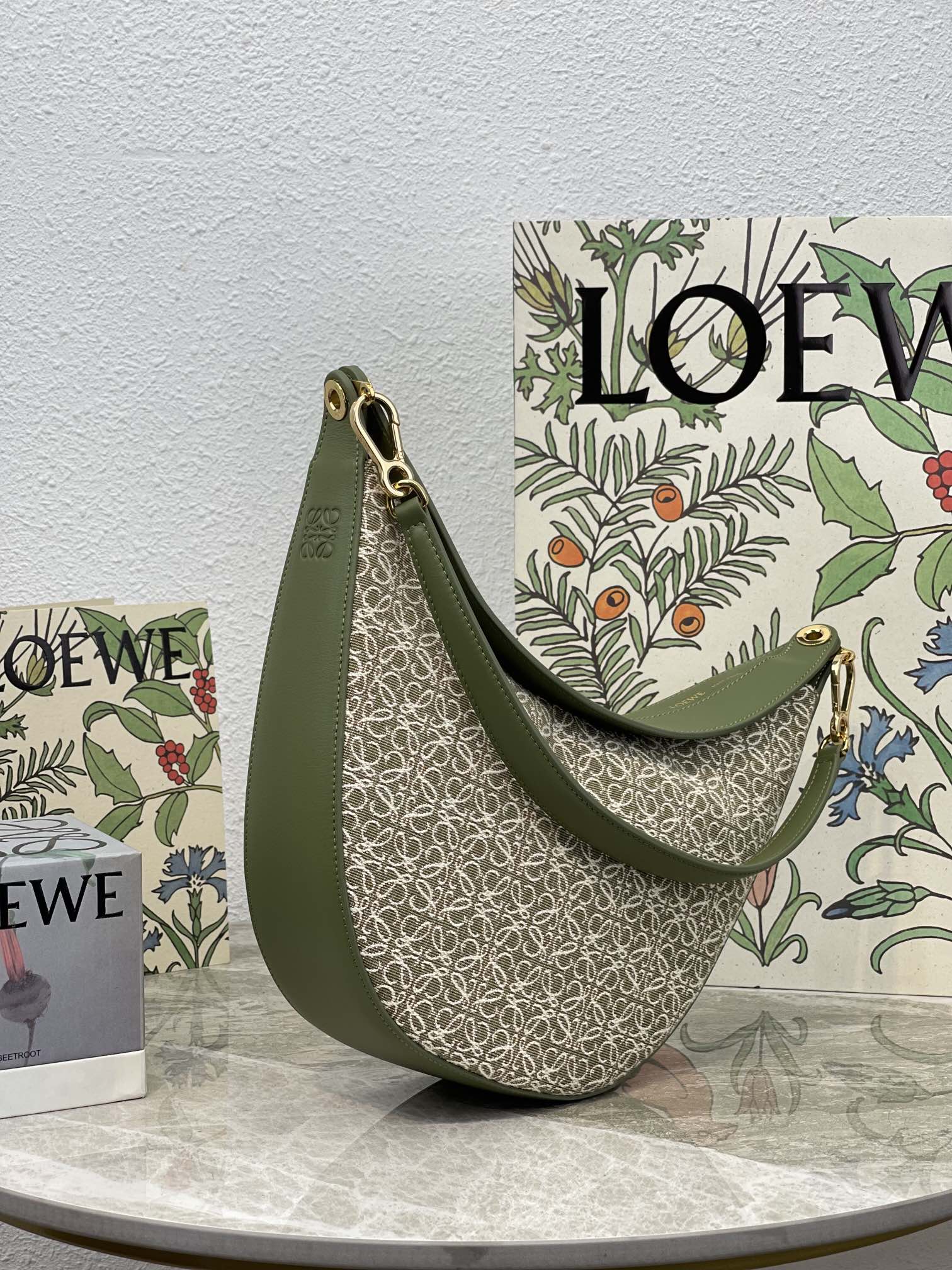 𝐋𝐎𝐄𝐖𝐄 Luna moon bag#10195