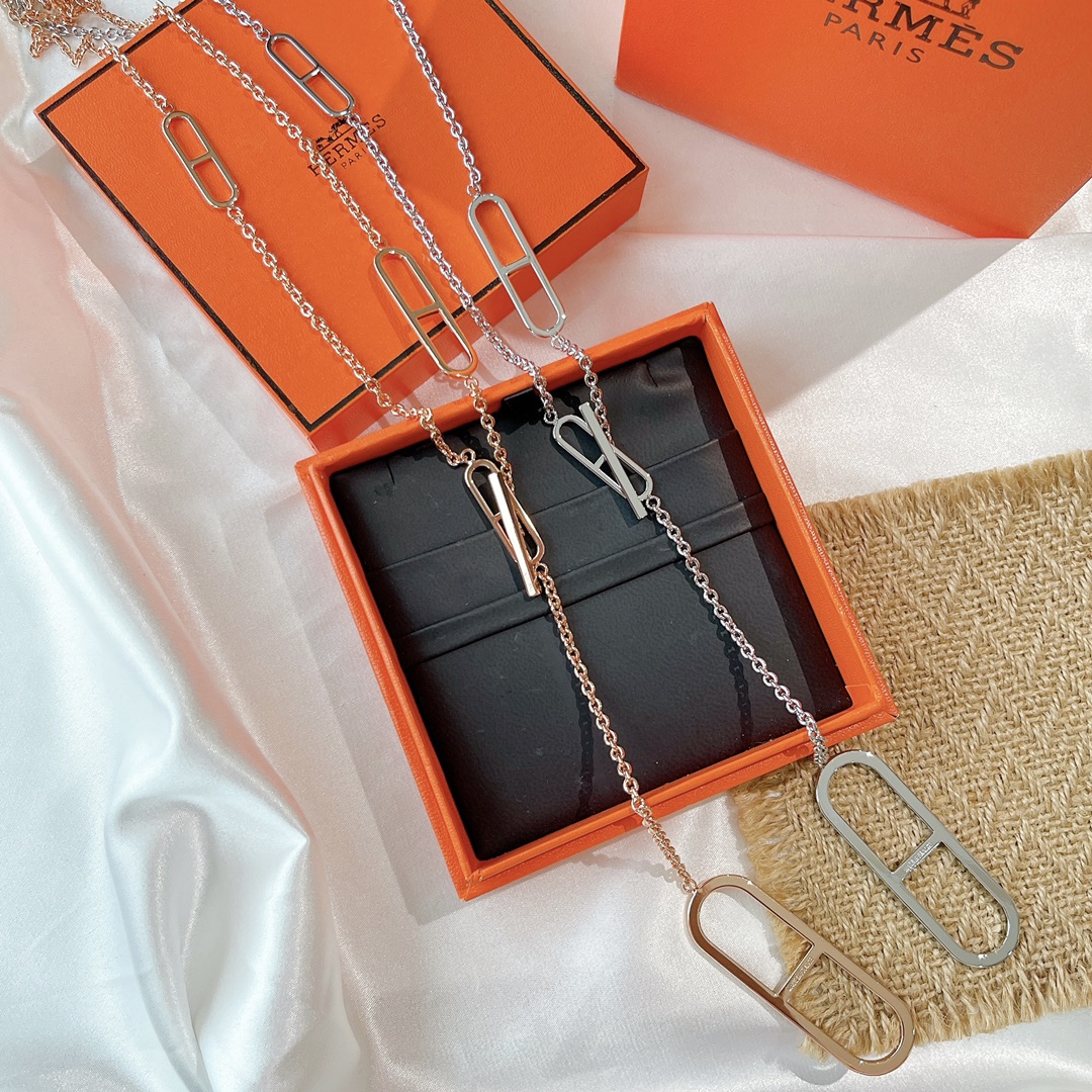 Hermes necklace