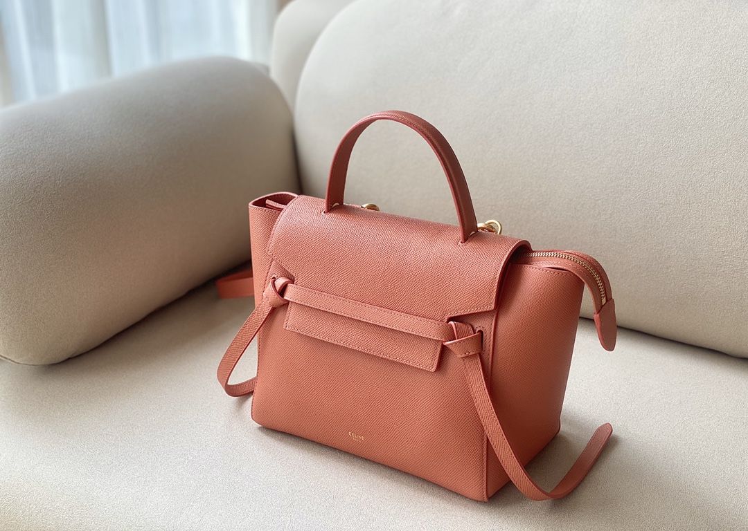 𝐂𝐞𝐥𝐢𝐧𝐞 BELT MICRO BAG in grained calfskin