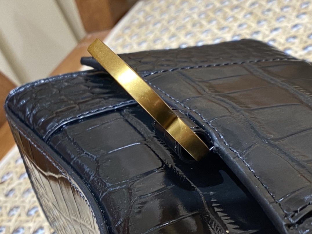 BALENCIAGA 𝐇𝐨𝐮𝐫𝐠𝐥𝐚𝐬𝐬 𝐗𝐒 crocodile-textured cowhide