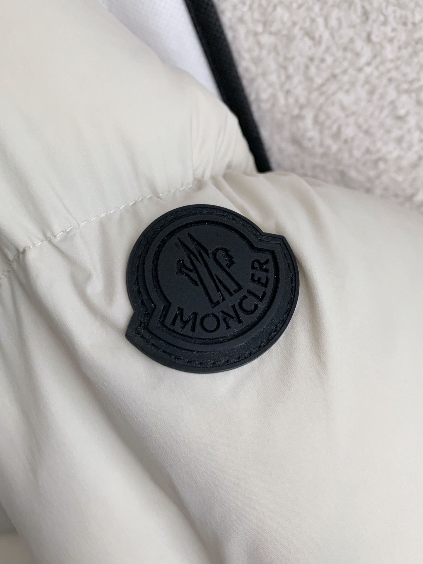 Moncler Montbeliard down jacket