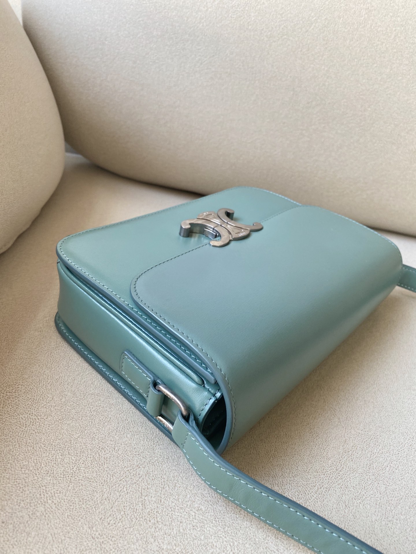 𝐂𝐞𝐥𝐢𝐧𝐞 Triomphe Medium 22.5cm