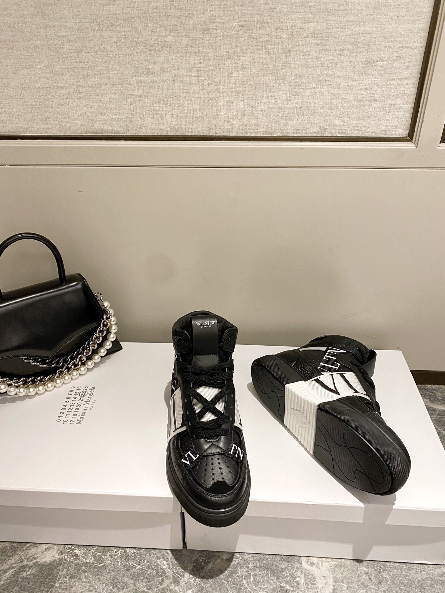 【Valentino】Valentino 2020 new high-top sneakers couple models on the new high end quality