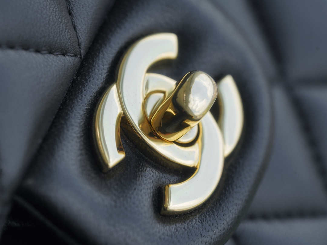 𝐂𝐇𝐀𝐍𝐄𝐋 Classic Flap Italy 🇮🇹 The 𝗚𝗥