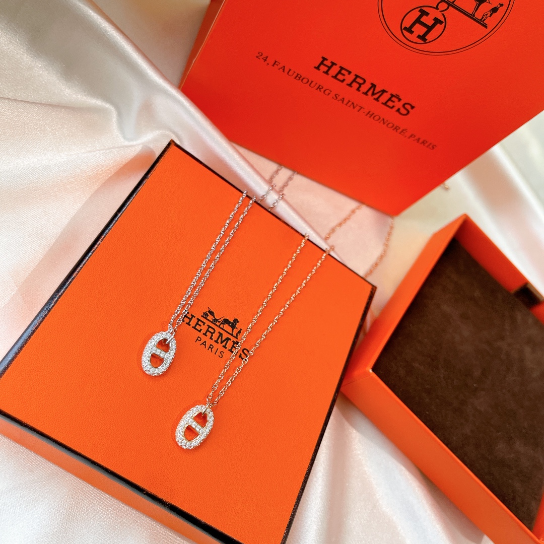 Hermes necklace
