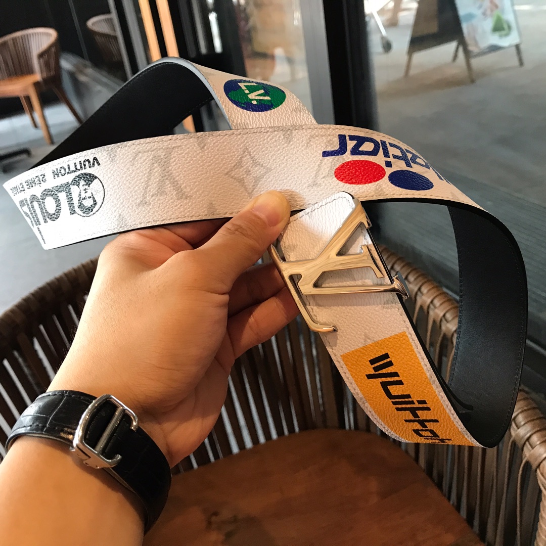 LOUIS VUITTO INITIALES 40MM REVERSIBLE BELT