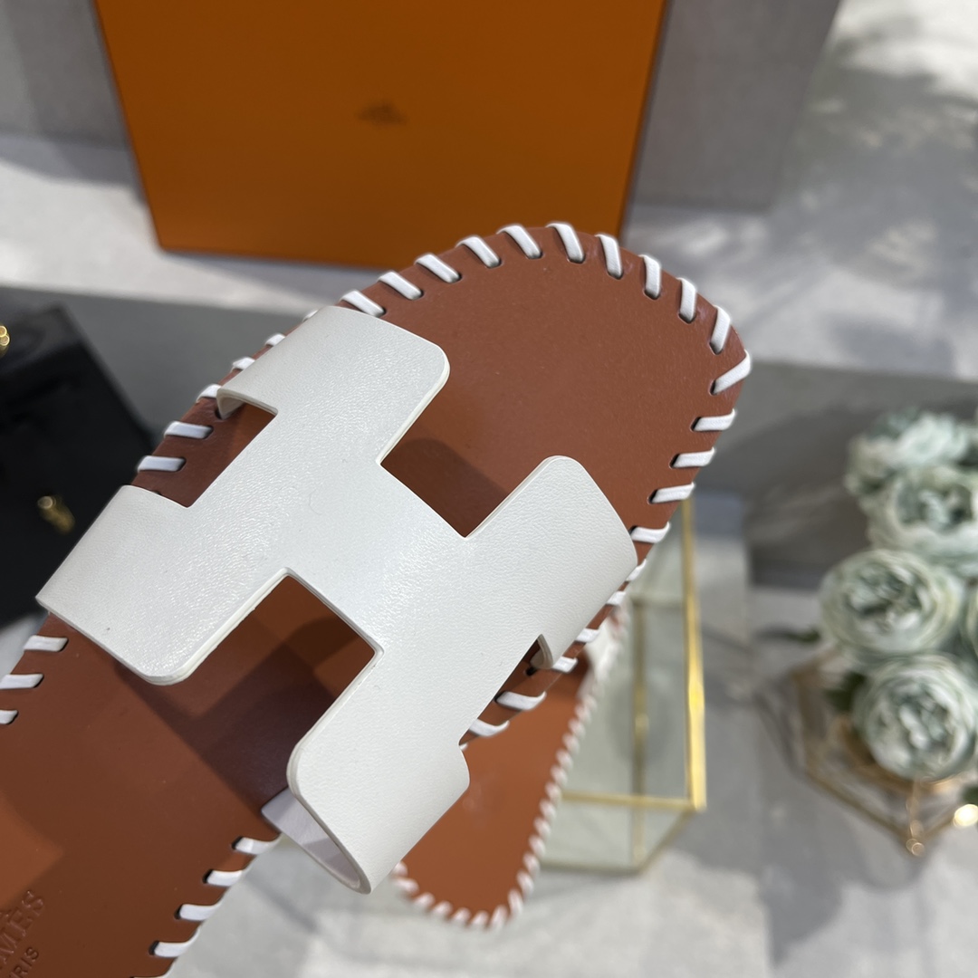 Hermes new woven slippers