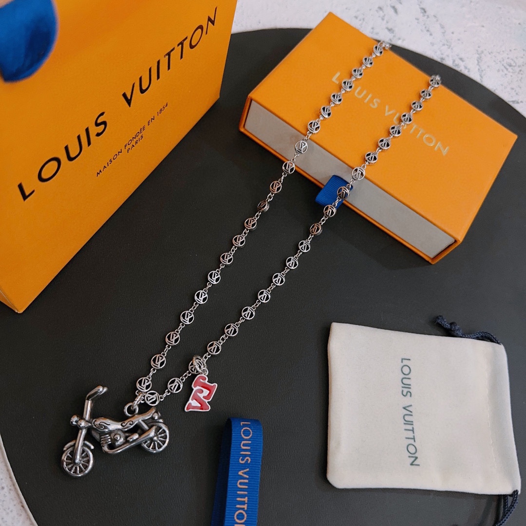 Louis Vuitton vintage silver necklace, couple's version, chain length 60 cm, changeable