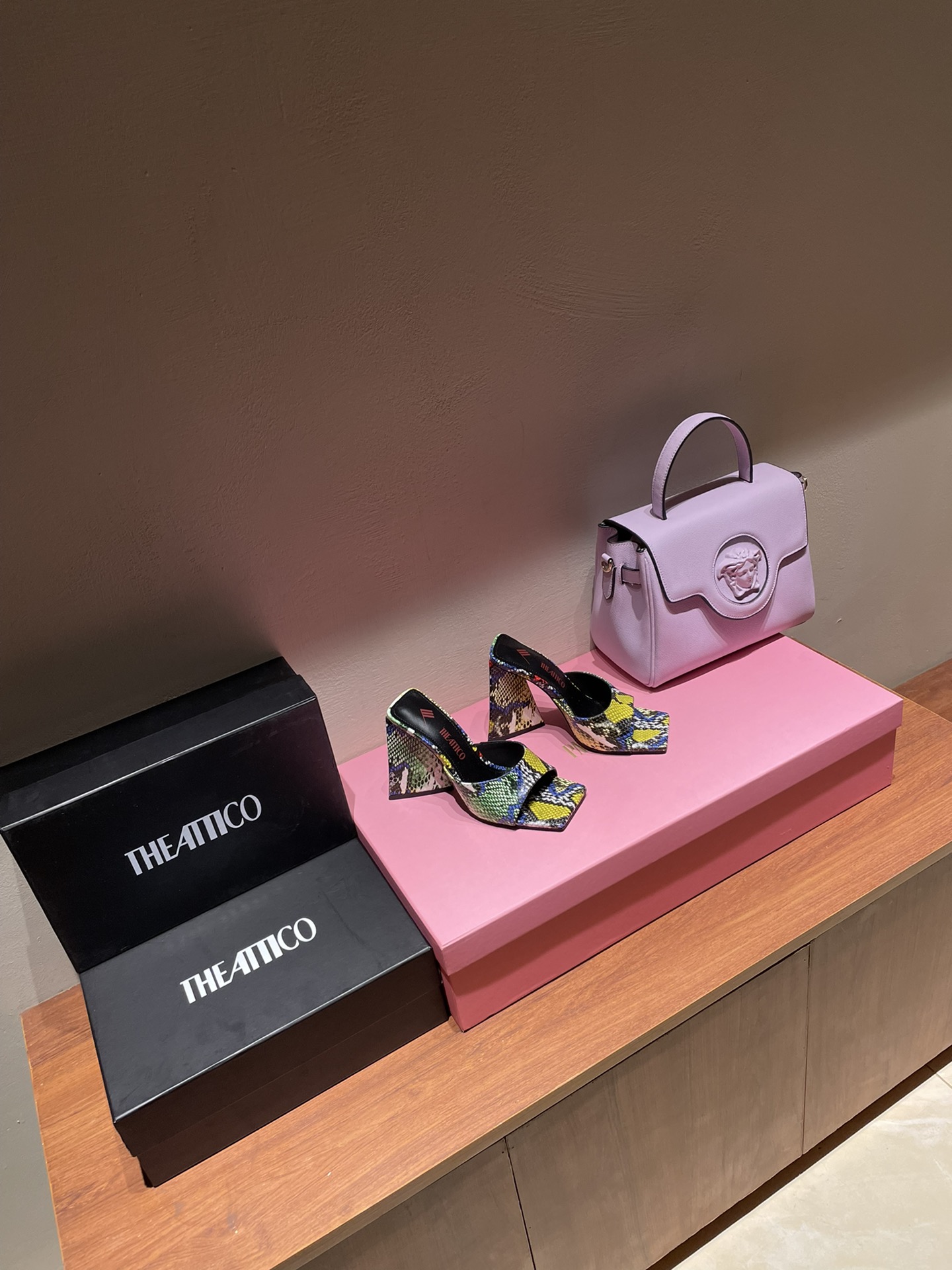 TheAttico | 𝟐𝟎𝟐𝟐𝟐/𝐒𝐒 𝐧𝐞𝐰 Spring/Summer 2021 collection The Attico personality triangle heel high heel sandals