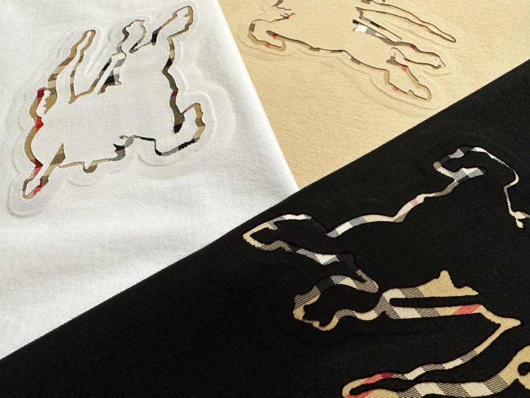 Burberry...Equestrian Concave-Convex Three-dimensional Double Layer Laser Embossed Embossed T-Shirt