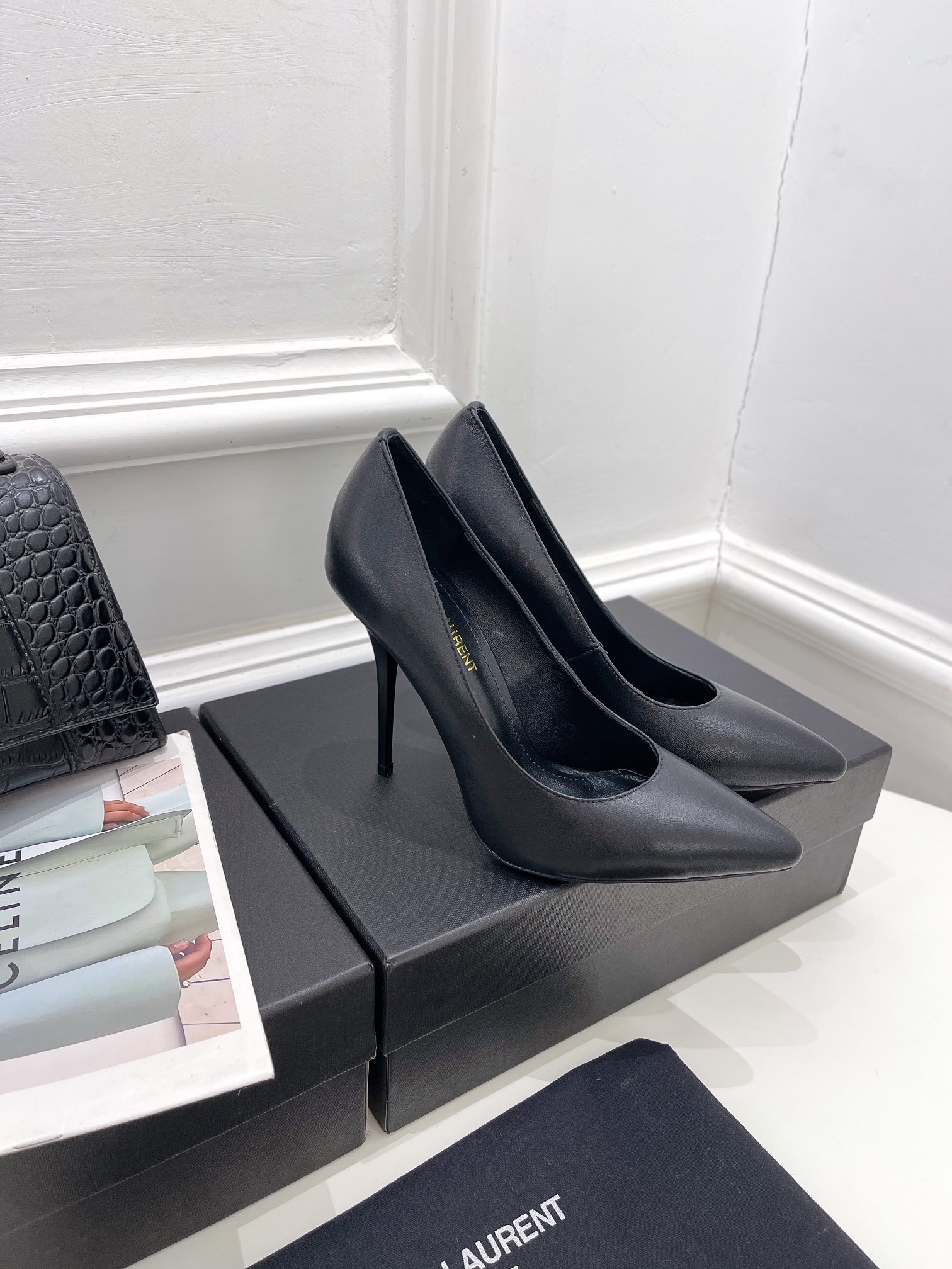 𝙎𝙖𝙞𝙣𝙩 𝙇𝙖𝙪𝙧𝙚𝙣𝙩 | 𝟐𝟎𝟐𝟏/𝐒𝐒 𝐧𝐞𝐰 YSL｜Roland 2022/fw early spring new baked high heels