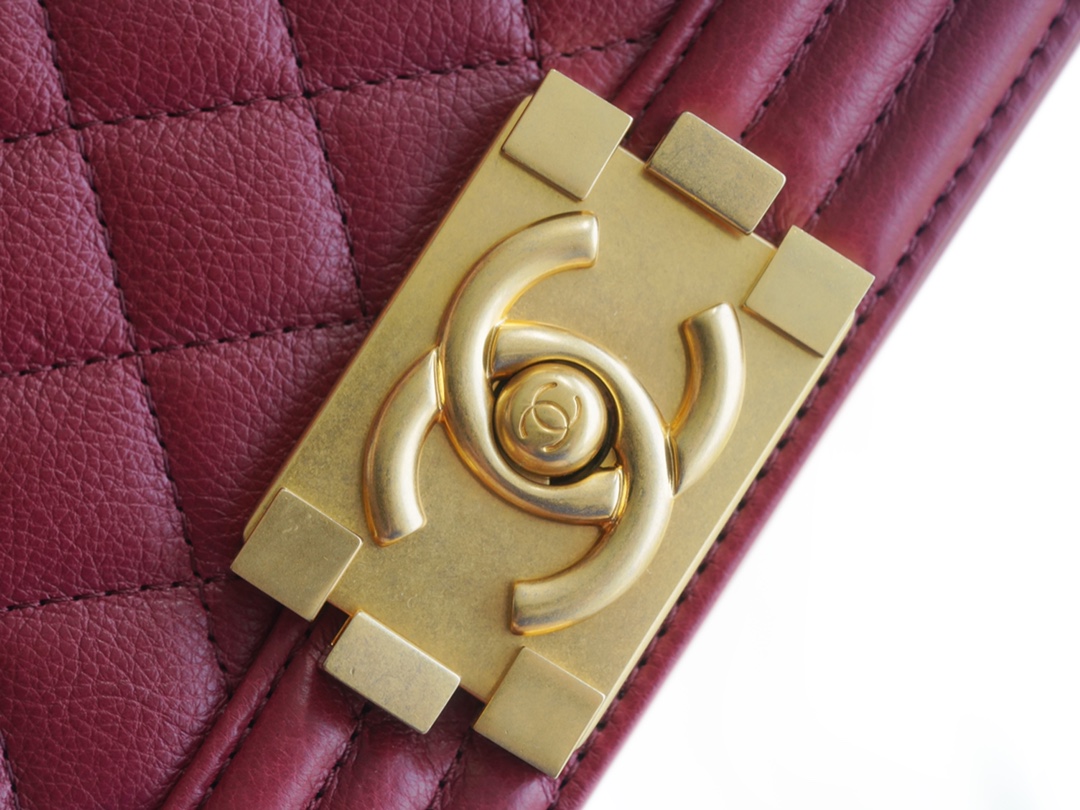 𝗖𝗵𝗮𝗻𝗲𝗹 𝗟𝗲𝗯𝗼𝘆  Original 