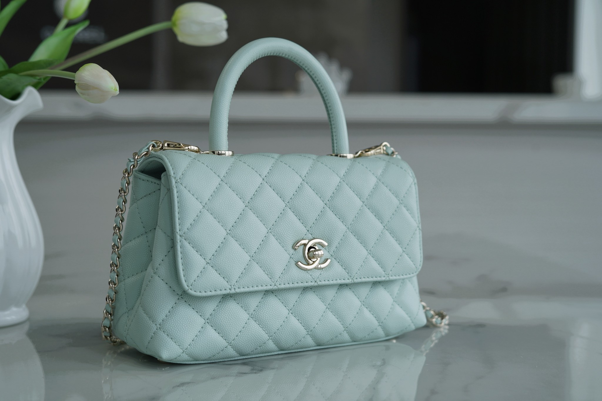 CHANEL 𝑪𝒐𝑪𝒐 𝒉𝒂𝒏𝒅𝒍 𝒆 New cowhide handle small 𝙗𝙖𝙗𝙮 blue