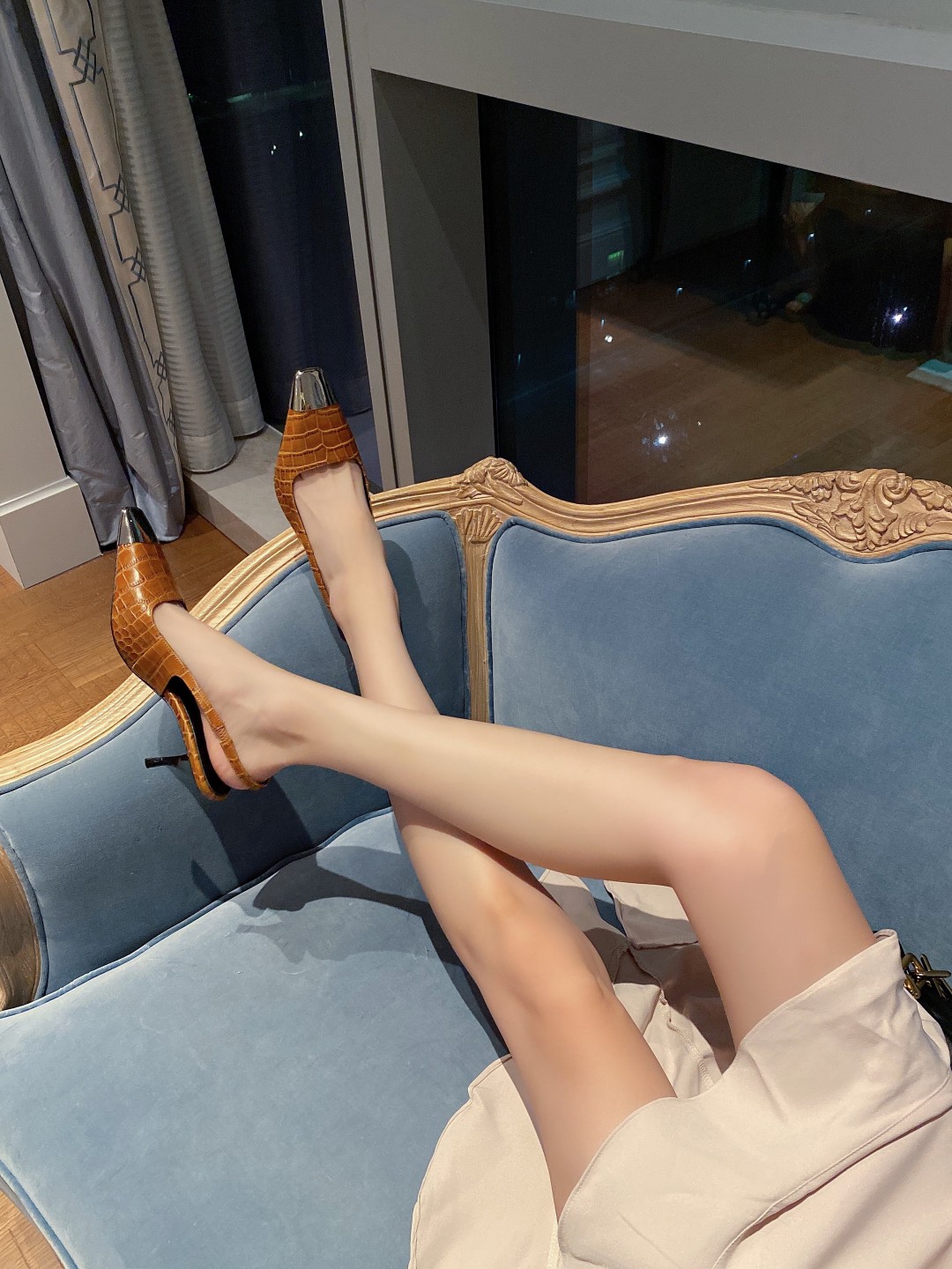 𝙎𝙖𝙞𝙣𝙩 𝙇𝙖𝙪𝙧𝙚𝙣𝙩 | 𝟐𝟎𝟐𝟏/𝐒𝐒 𝐧𝐞𝐰 YSL｜Saint Laurent𝟐𝟎𝟐𝟏 Annual best-selling model Saint Laurent early spring new metal iron head