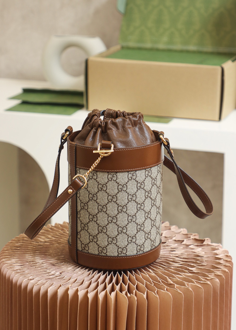 GUCCI 𝟭 𝟵 𝟱 𝟱 Horsebit buckle series bucket bag #637115